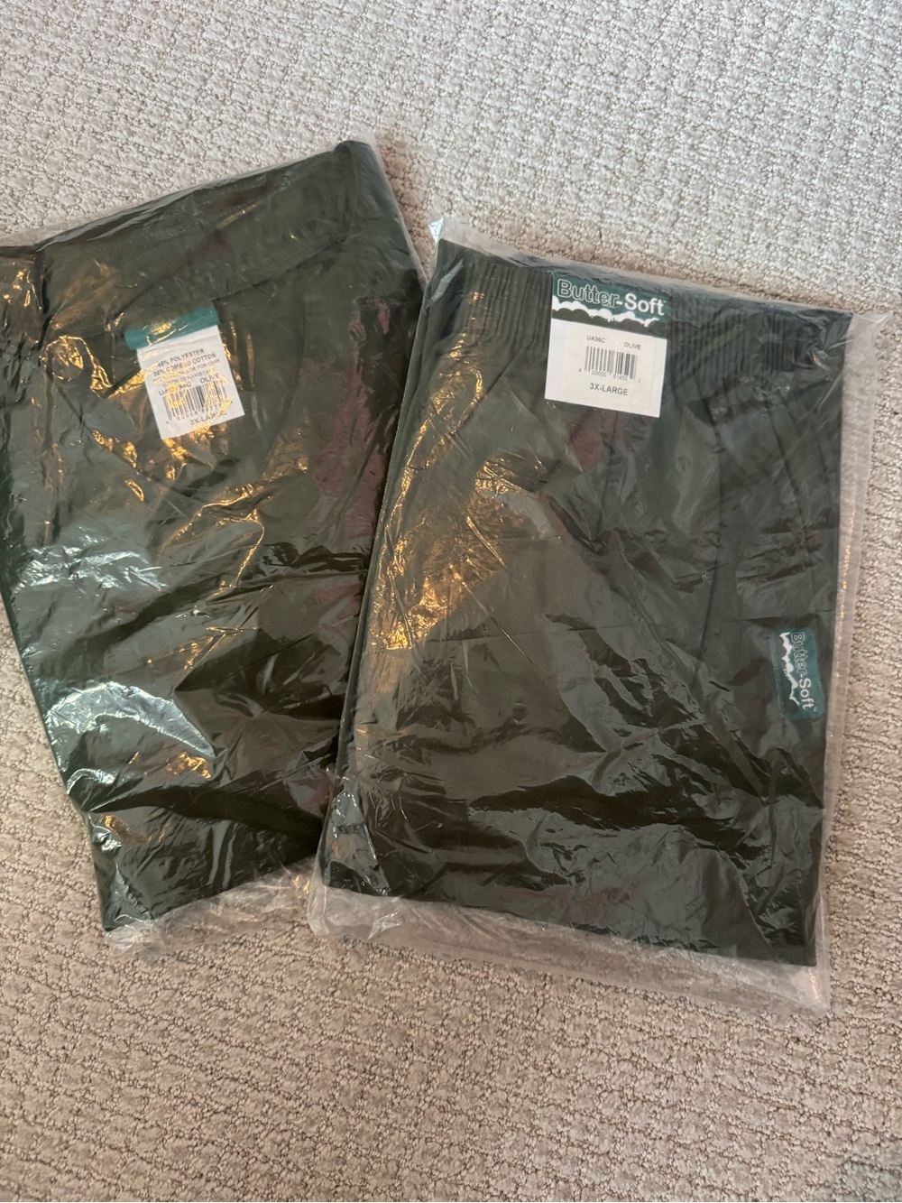 NWT 3X women’s Butter Soft scrubs- top & Bottom - olive green